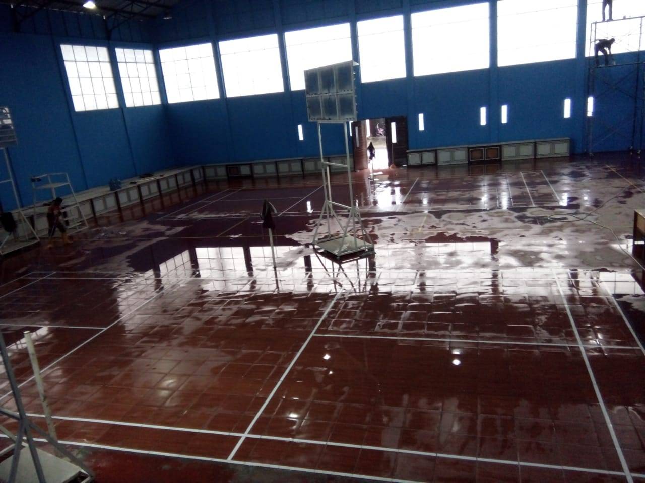 kontraktor baja bangun lapangan gor